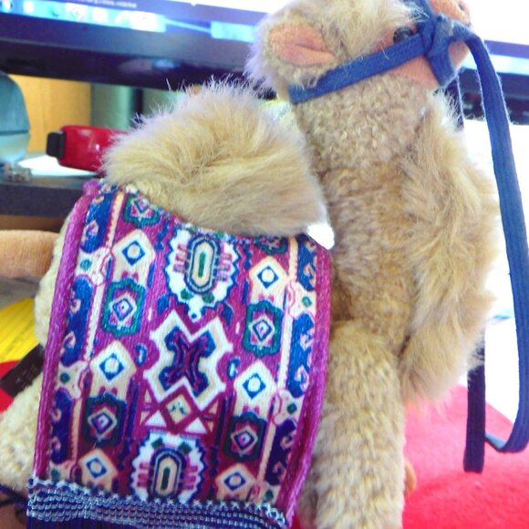 1993 TY Attic Treasures Collection Beanie Baby LAWRENCE the Camel Retired Plush - Picture 7 of 7